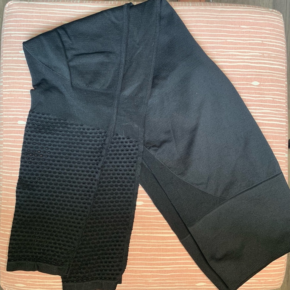 Fabletics black mesh bottom high waisted leggings
